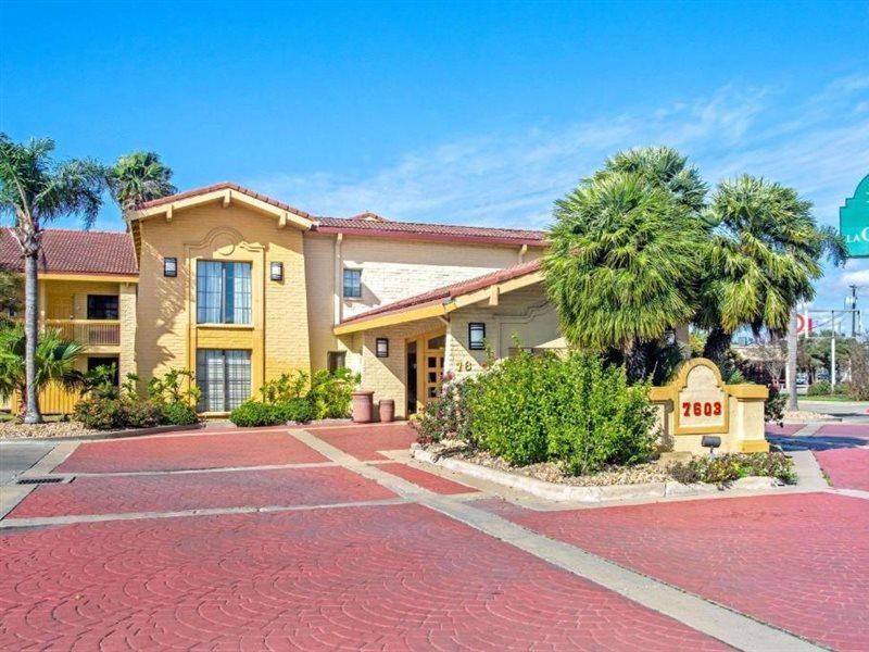 La Quinta By Wyndham Hotel