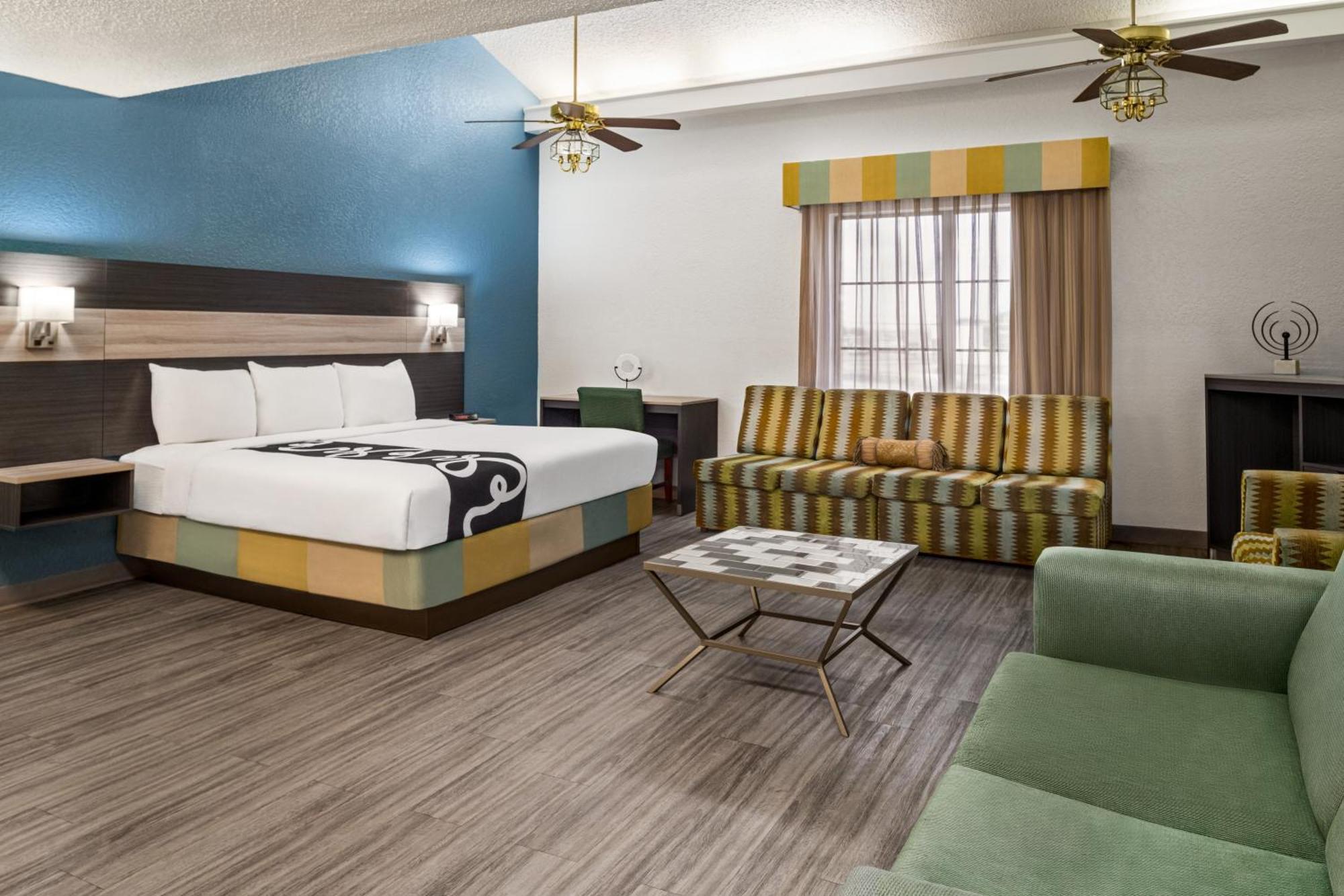 La Quinta By Wyndham Hotel Victoria